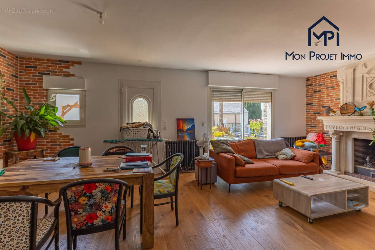 Maison 115 m² à Laval  - photo 2