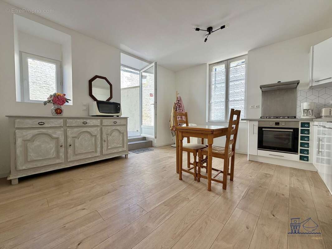 Maison 147 m² à Saint-Fort-Sur-Gironde  - photo 3