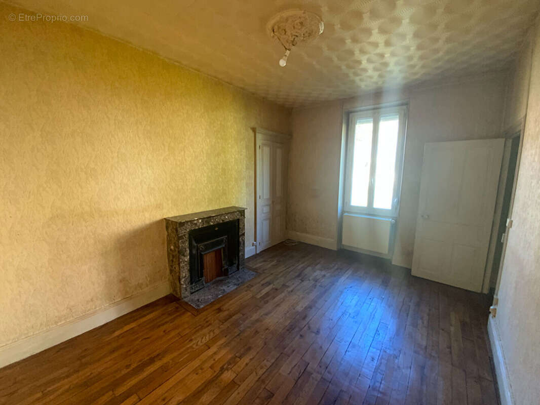 Maison à SAINT-SERNIN-DU-BOIS