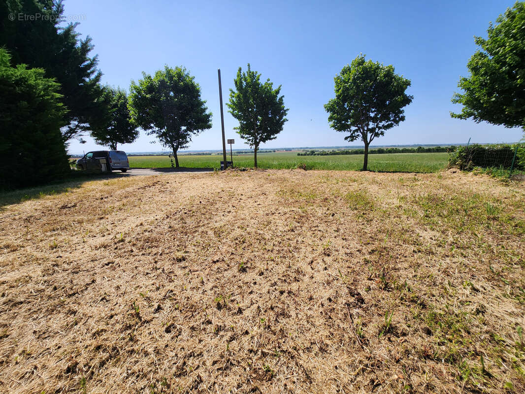 Terrain constructible hors lotissement à viabiliser - photo 4