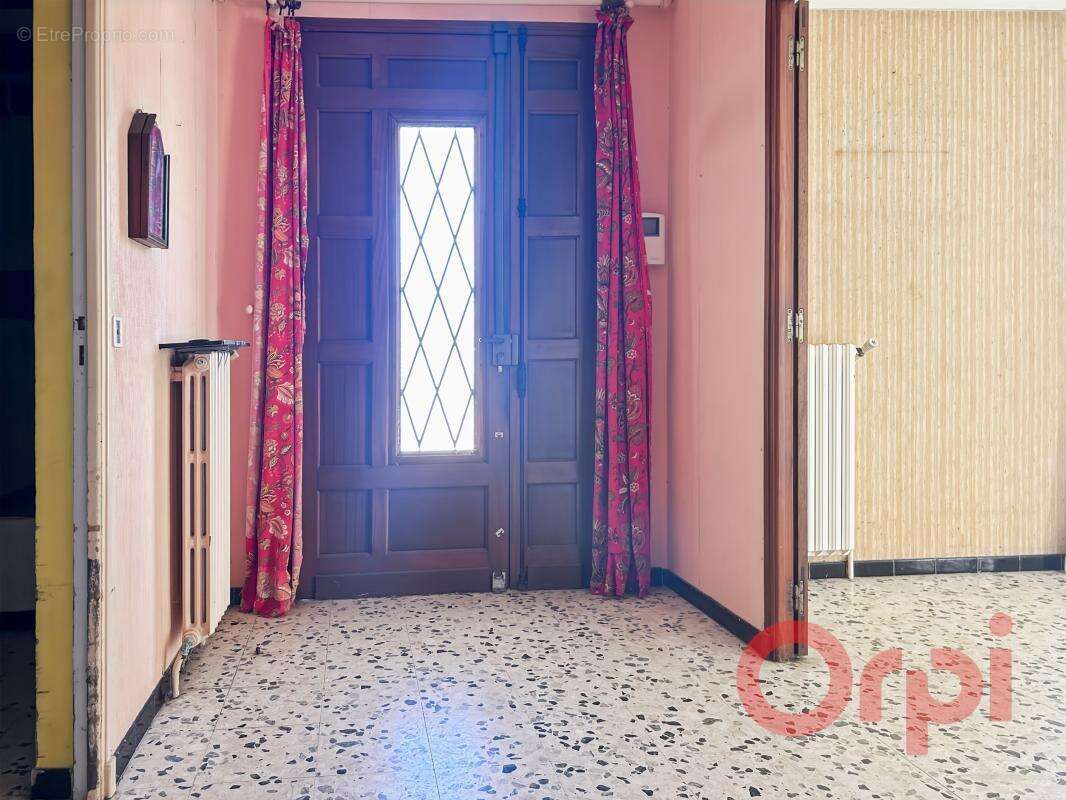 À Vendre à Sérignan : maison à rénover + T2 sur 1 500 m² - photo 11