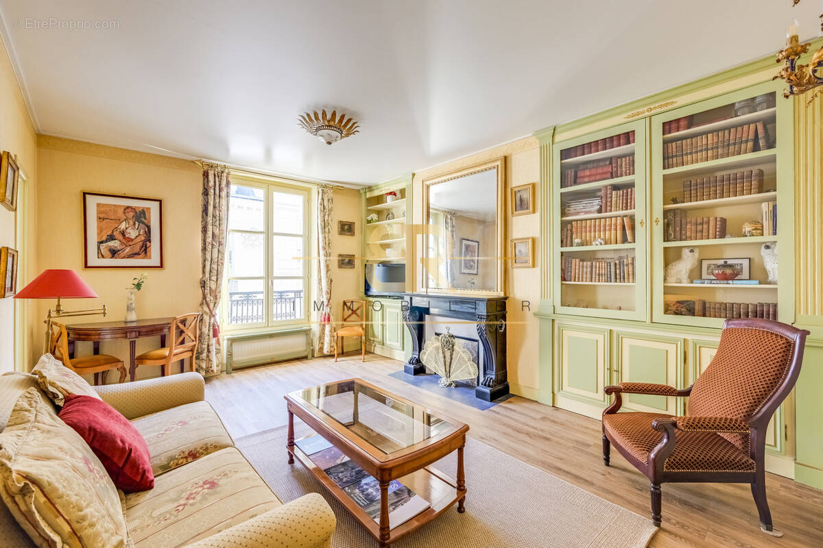 Appartement à PARIS-2E