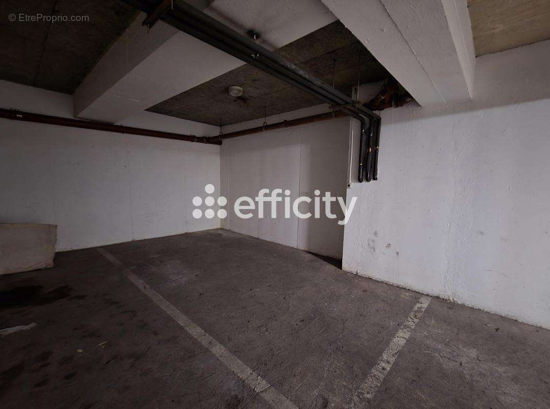 Parking à CANNES