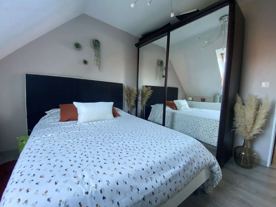 Maison à COURRIERES