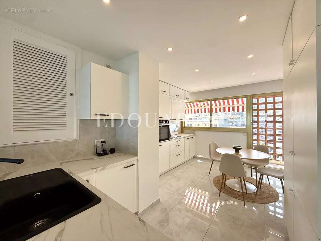 Appartement à ROQUEBRUNE-CAP-MARTIN