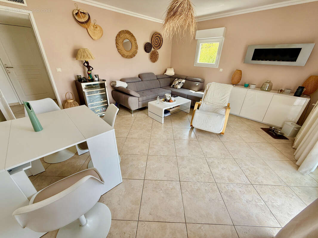 T3 contemporain 60 m2   Résidence récente et sécurisée - photo 5
