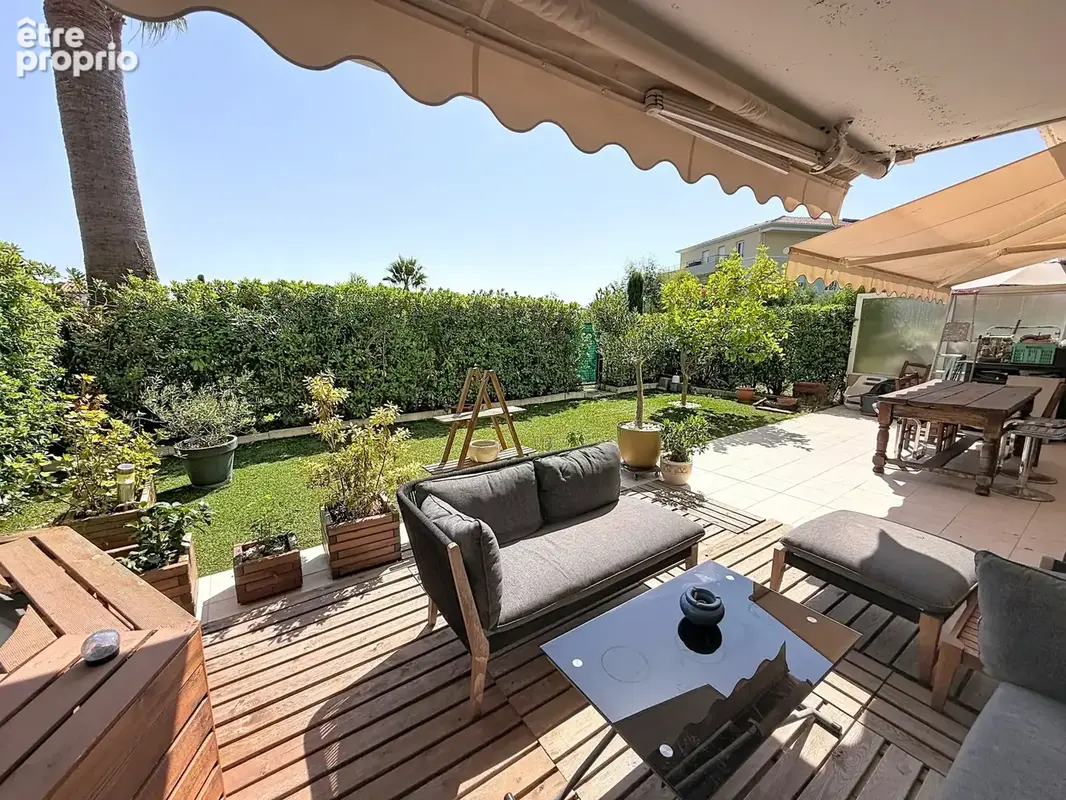 ANTIBES - Appartement en rez-de jardin dans résidence avec piscine proche du centre ville - photo 8
