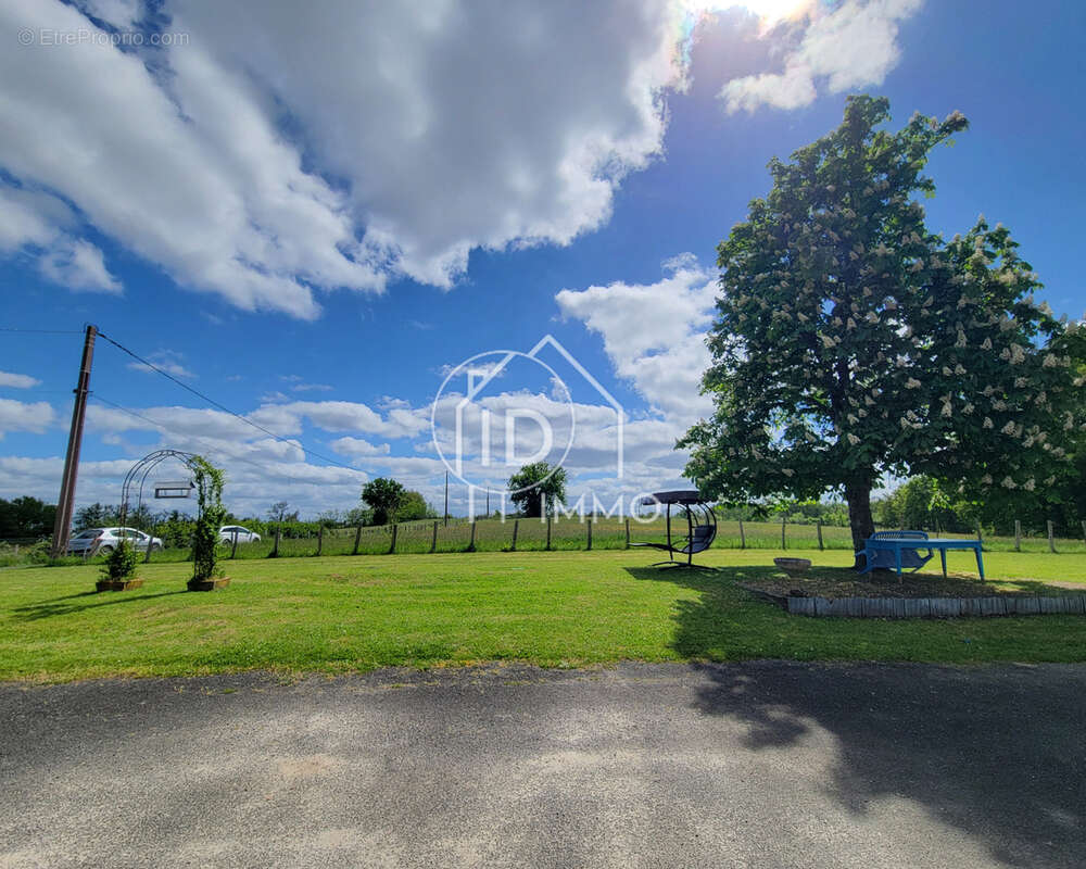 Maison à SAINT-PRIVAT-DES-PRES