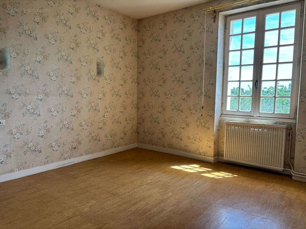 Maison à SAINT-PIERRE-D'EXIDEUIL