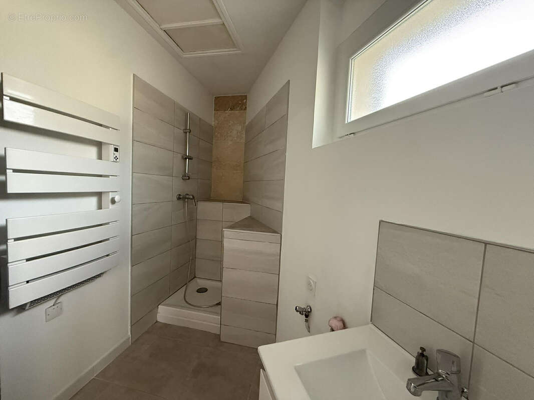 Appartement à REDESSAN