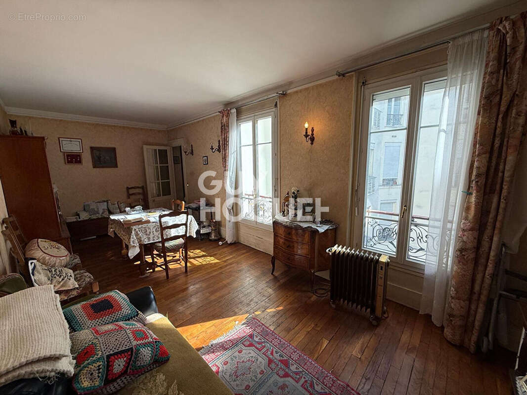 Appartement à PARIS-15E