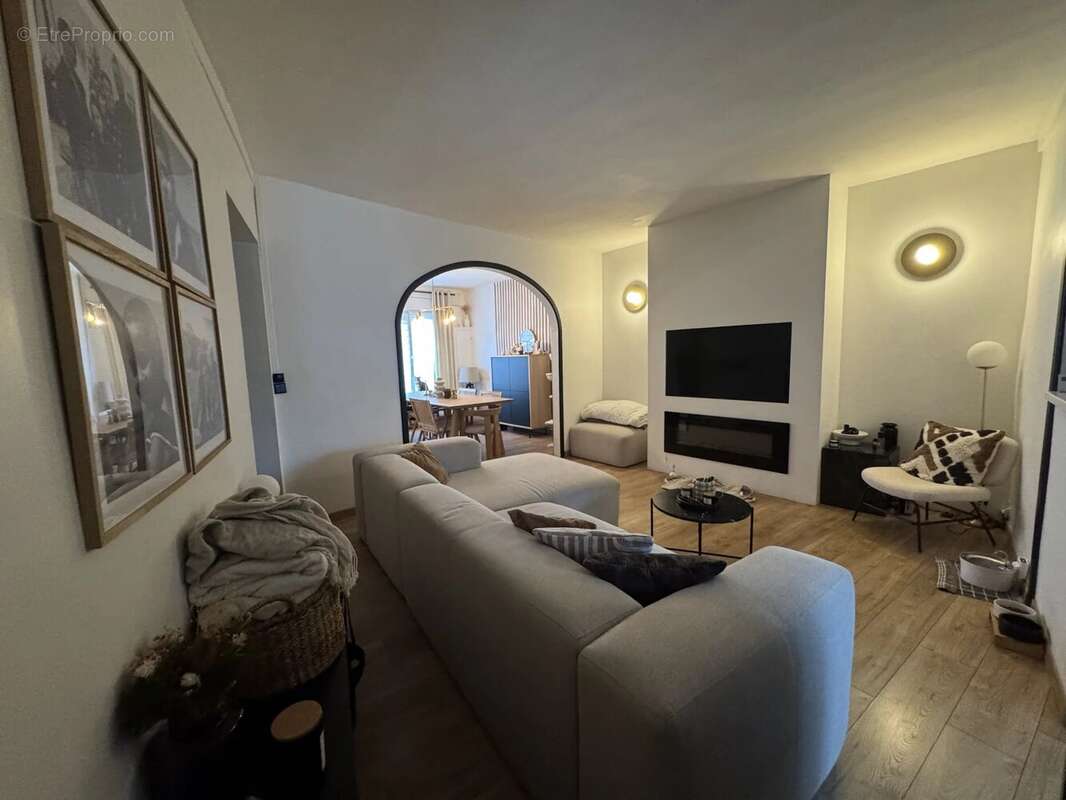 Maison à NEUVILLE-EN-FERRAIN