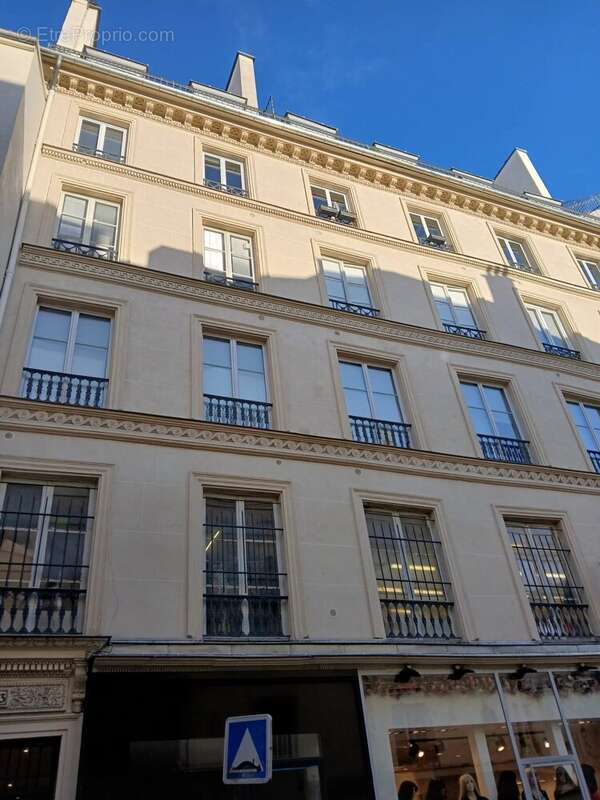 Appartement à PARIS-2E