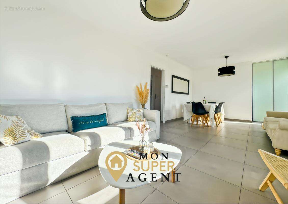 Maison à VAUX-LE-PENIL