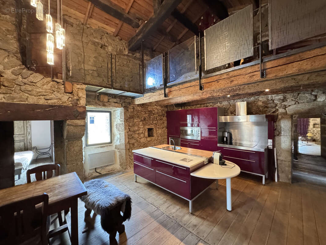 Belle ferme ardechoise avec dependances - photo 5