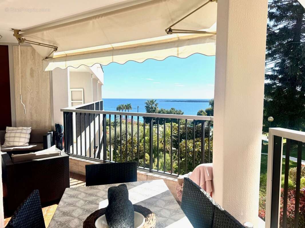 Appartement à VALLAURIS
