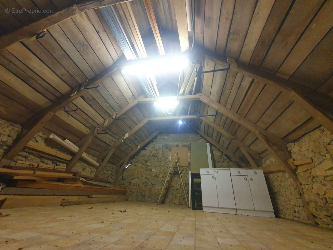 Maison à SAINT-PRIVAT