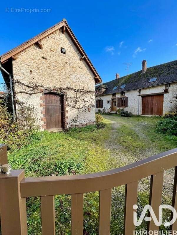 Maison 190 m² à Poilly-Sur-Tholon  - photo 2