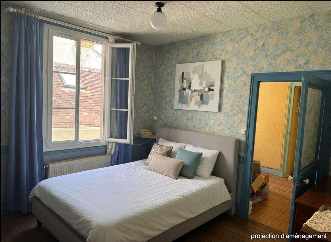 Maison à LA CHARTRE-SUR-LE-LOIR