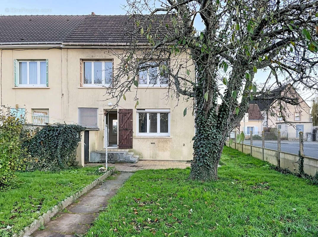 Maison à LA LOUPE