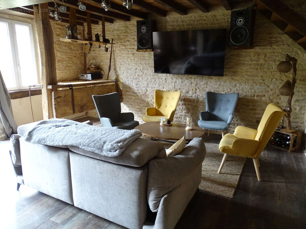 Maison à BAIGNEUX-LES-JUIFS