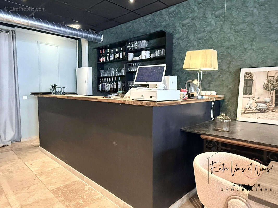 Bar restaurant