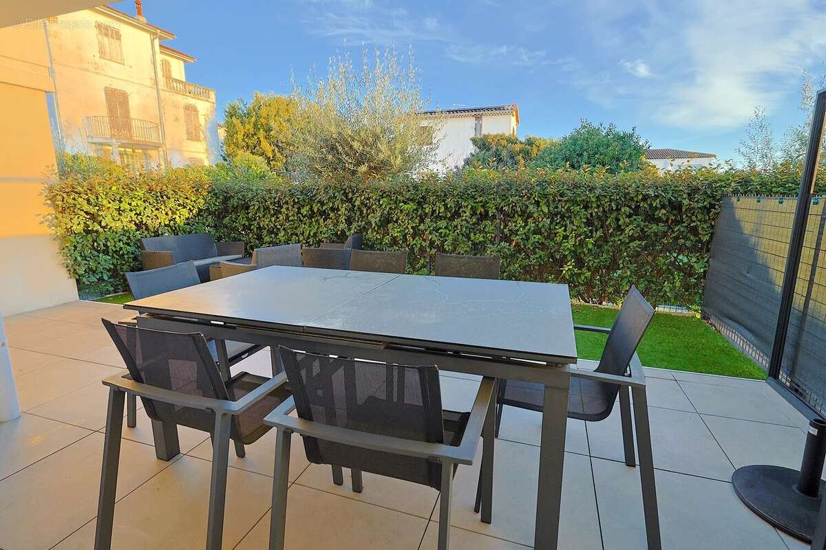 Appartement à VALLAURIS