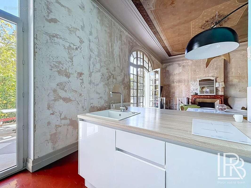 Appartement à MARSEILLE-5E