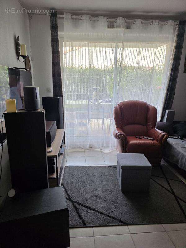 BRIGNOLES Appartement T3  avec grande terrasse et parkings - photo 3