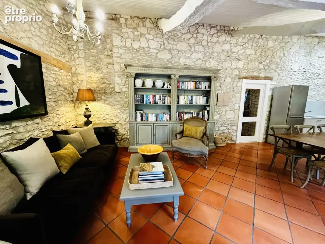 Belle Maison de Village en Pierre Rénovée avec Jardin Clos et Garage - photo 14