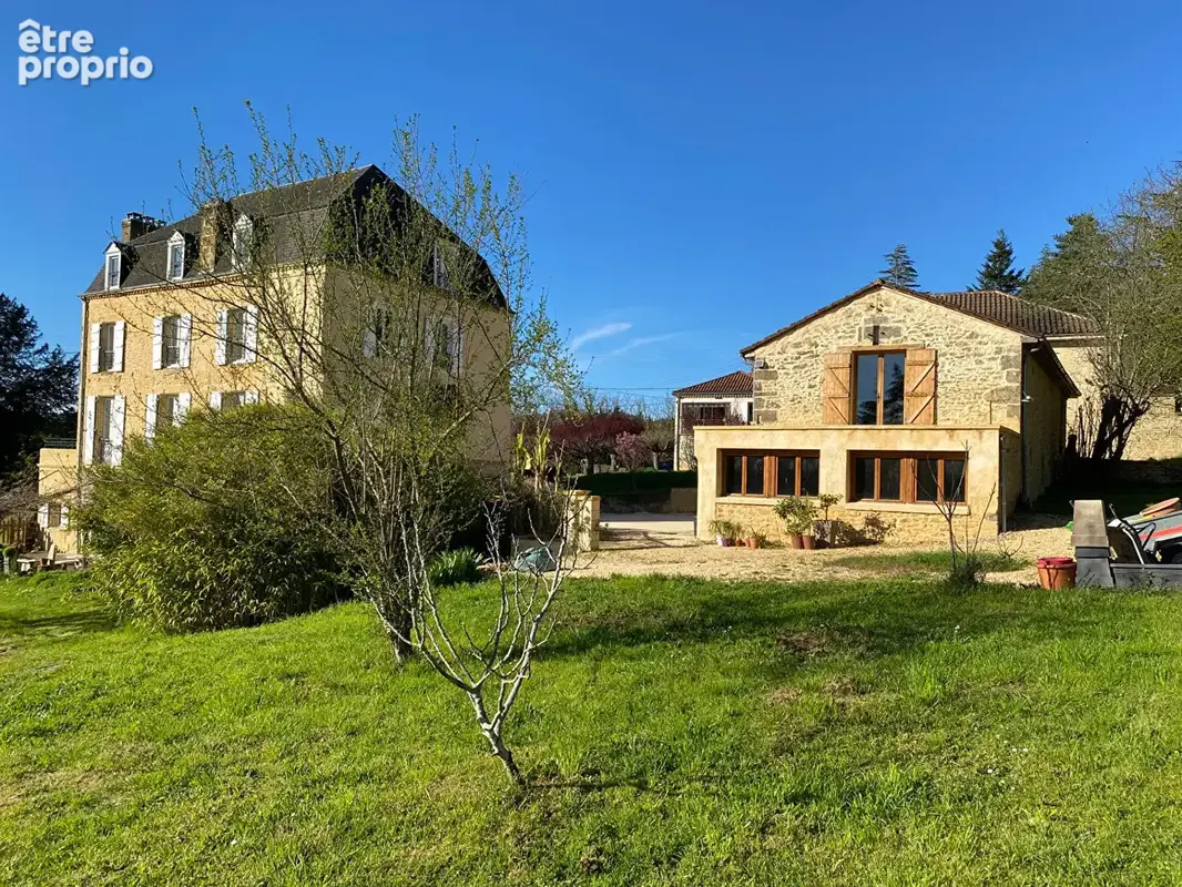 A deux pas de la Cité Médiévale, Maison de maître 350 m² - photo 14