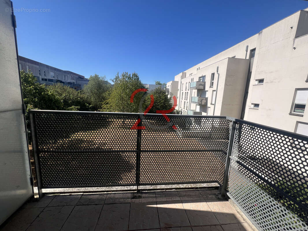 T4 traversant - Balcon sud - Parking - photo 4