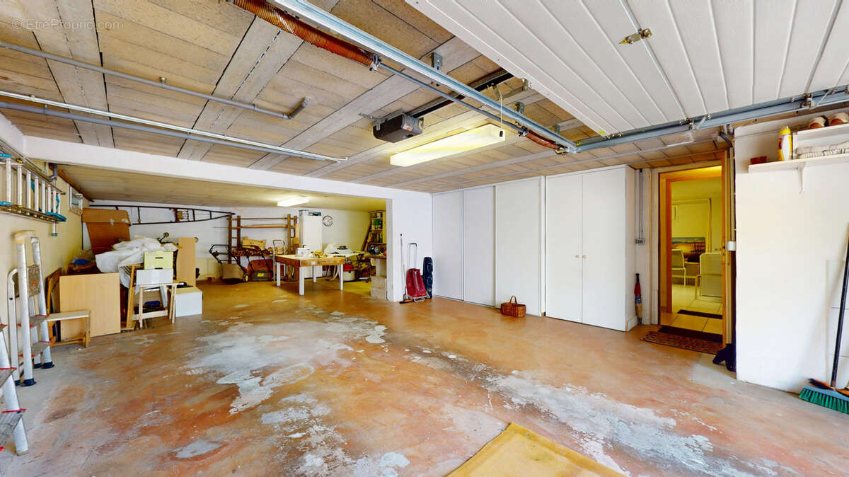 Maison à SAINTE-GENEVIEVE-DES-BOIS