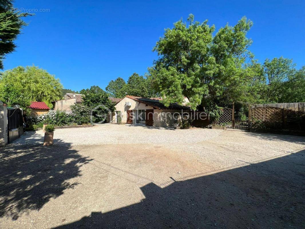 Maison à SAINT-ZACHARIE