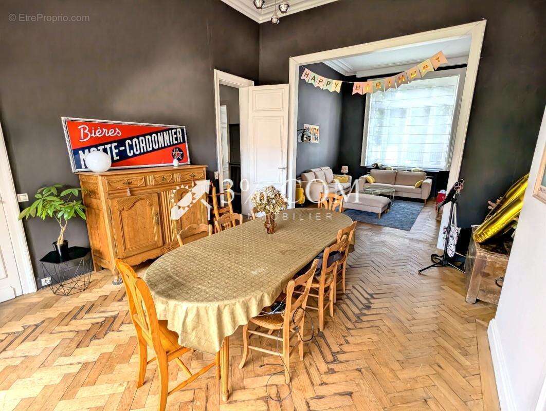Maison bourgeoise de 265 m2 - 6 chambres - Cuisine équipée - - photo 3