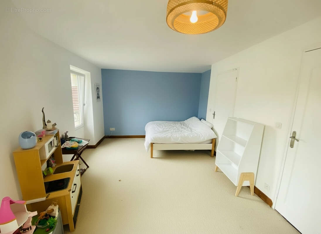 Maison familiale mitoyenne 165 m², 5 chambres, Proche Cahors - photo 9