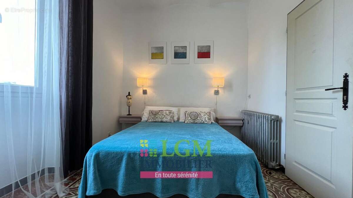 Maison à SAINT-JULIEN-LES-ROSIERS