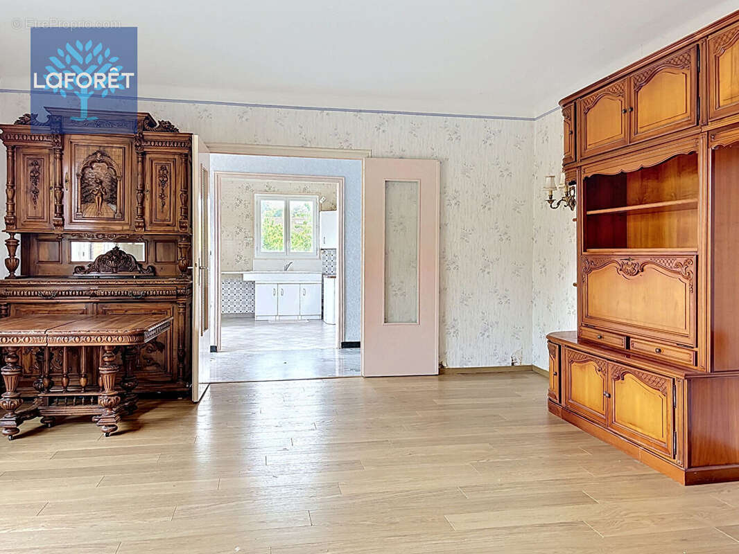 À vendre - Maison familiale avec fort potentiel - 240 m² exploitables - Charly - photo 4