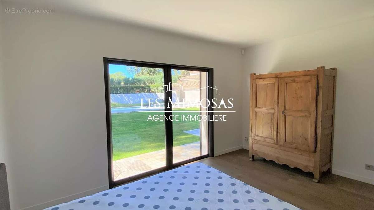 Maison à ROQUEBRUNE-SUR-ARGENS