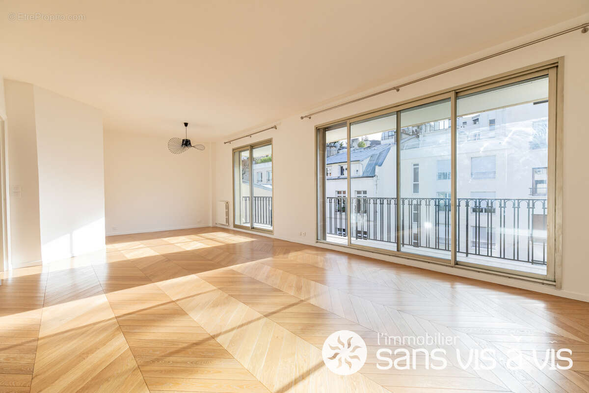 Appartement à NEUILLY-SUR-SEINE