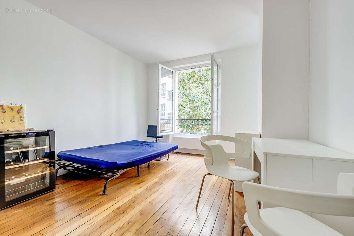 Appartement à PARIS-14E