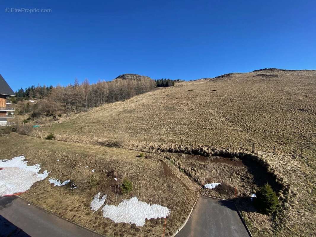 Appartement à COMPAINS