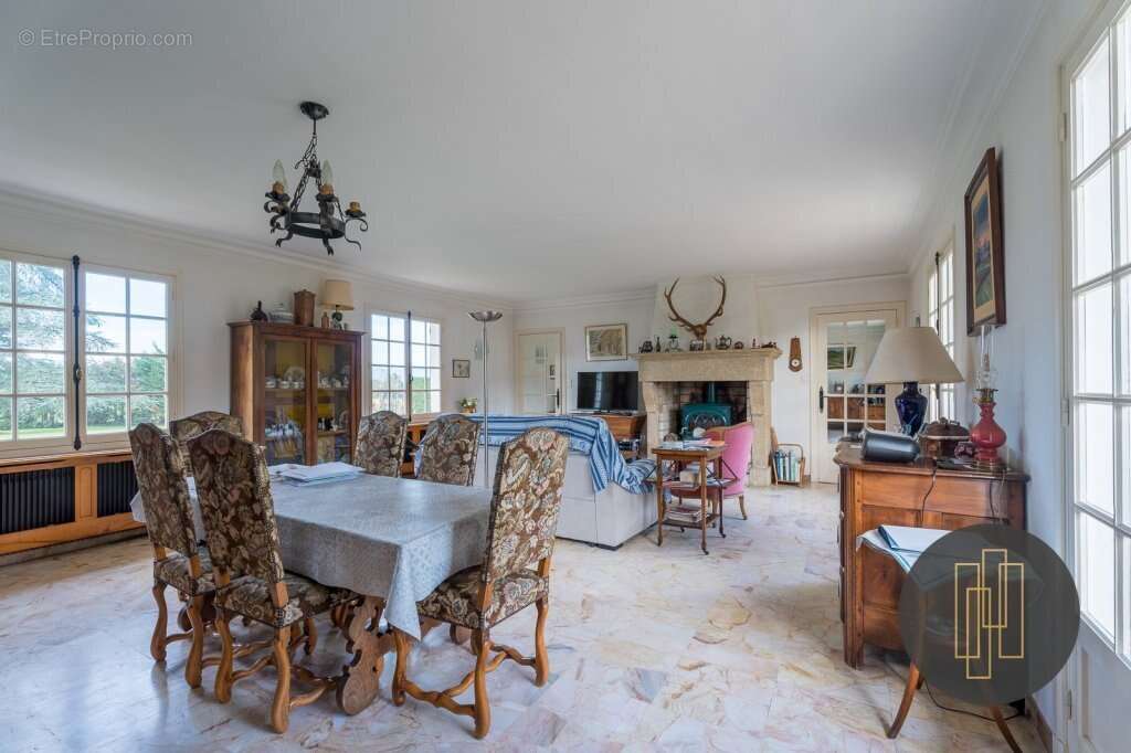 Maison à SAINT-DIDIER-SUR-CHALARONNE
