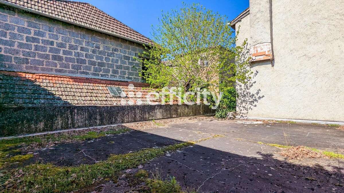 Appartement à LA ROCHE-VINEUSE