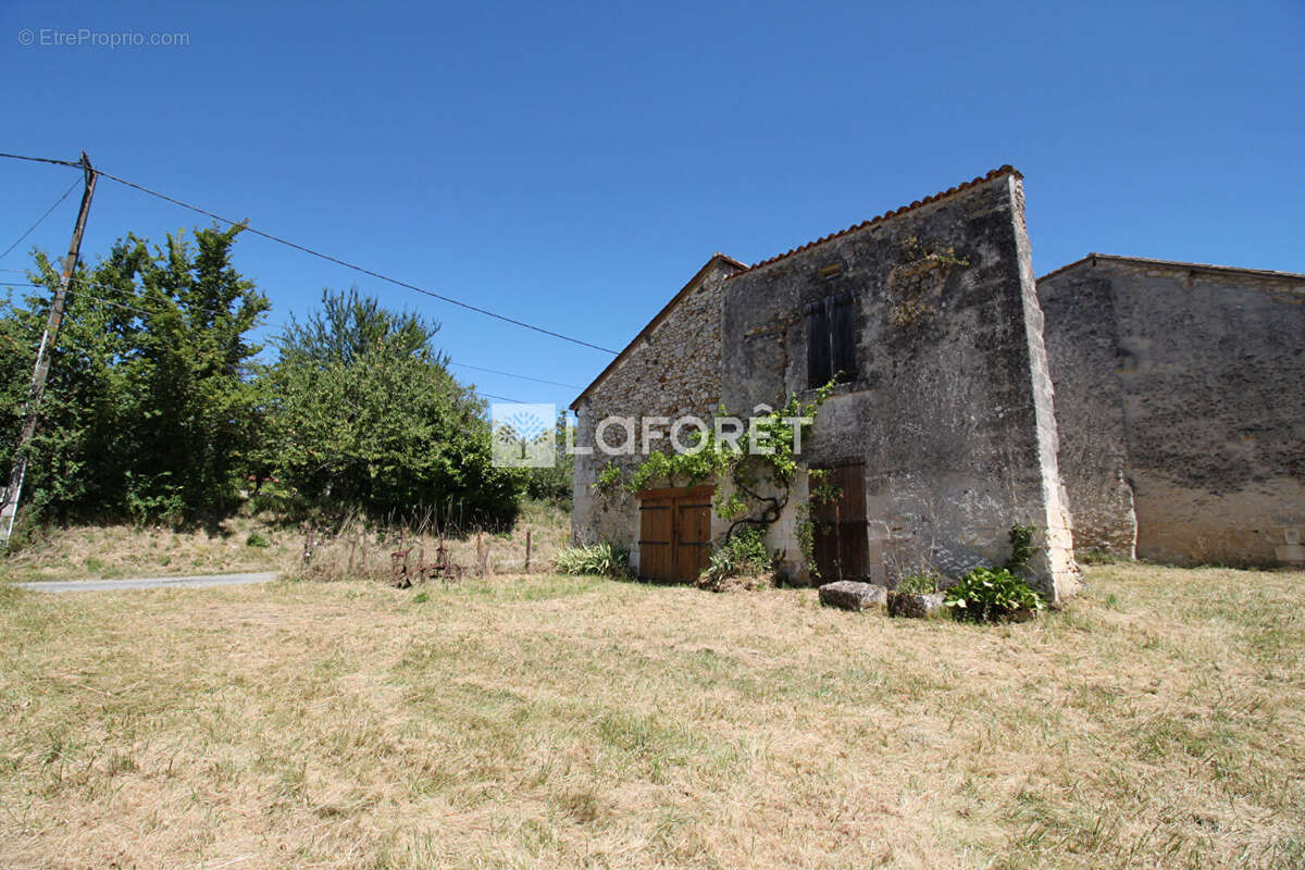 Maison ancienne à rafraichir Mareuil En Périgord 4 pièces 81 m2 avec  cours et grange non attenante - photo 4