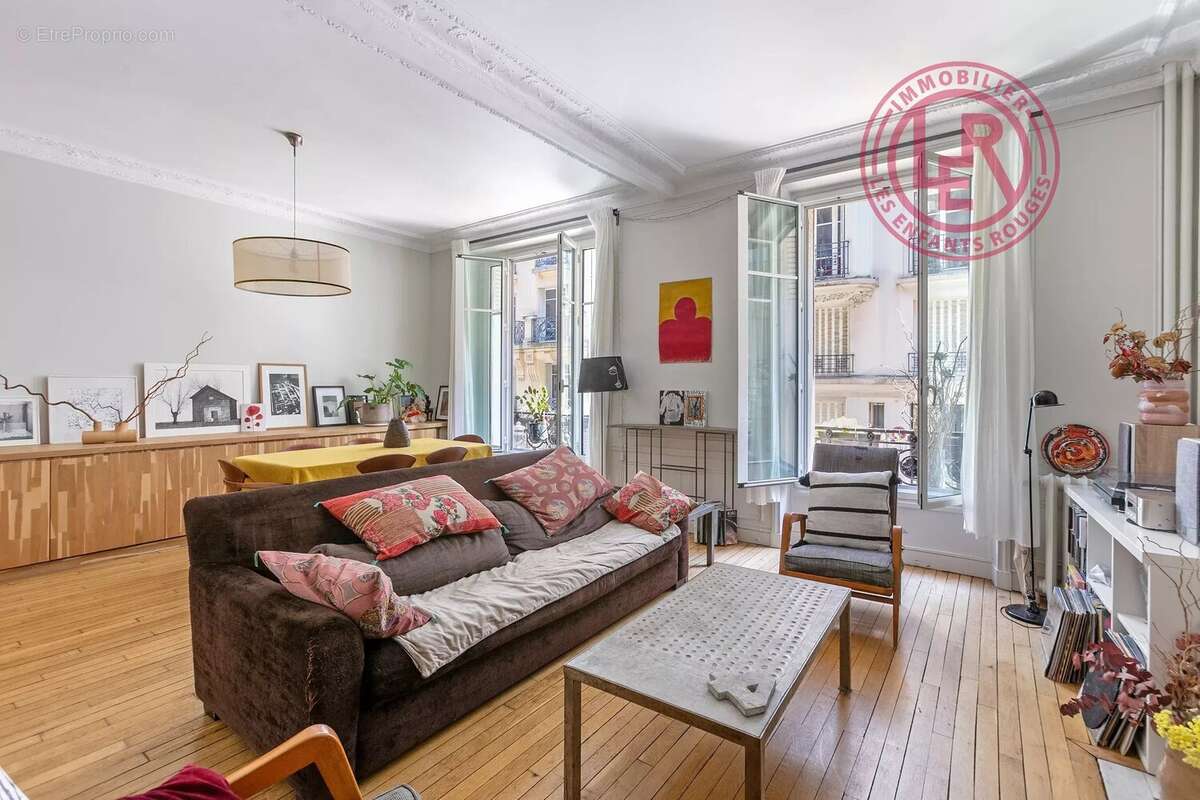 Appartement à PARIS-18E