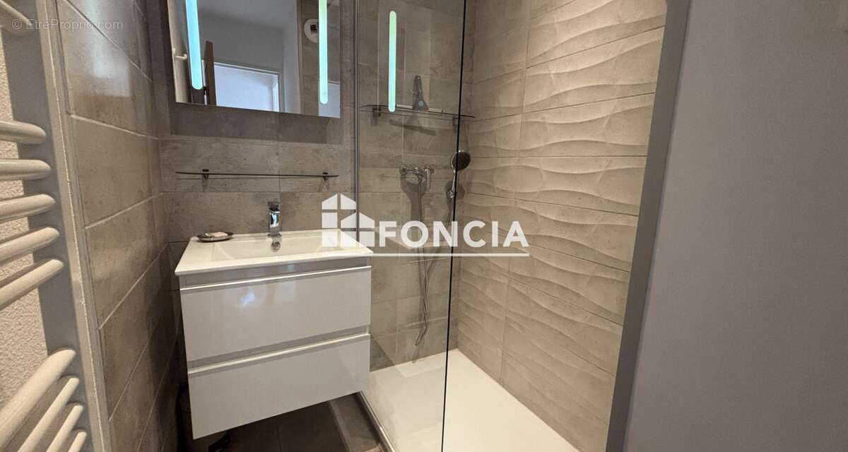 Appartement à SIX-FOURS-LES-PLAGES