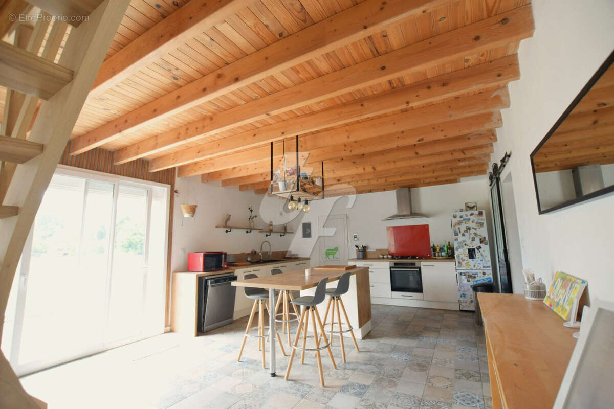 Maison 134 m² à Notre-Dame-Des-Landes  - photo 4