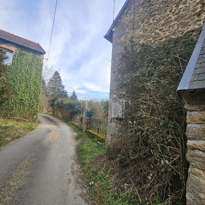 Autre à PIONNAT