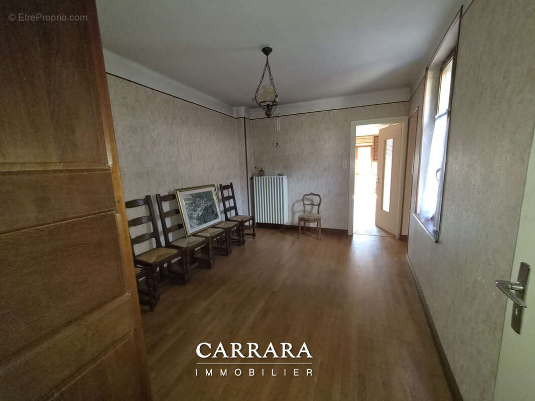 Maison Lorraine, de caractère avec ses dépendances à exploiter. - photo 12